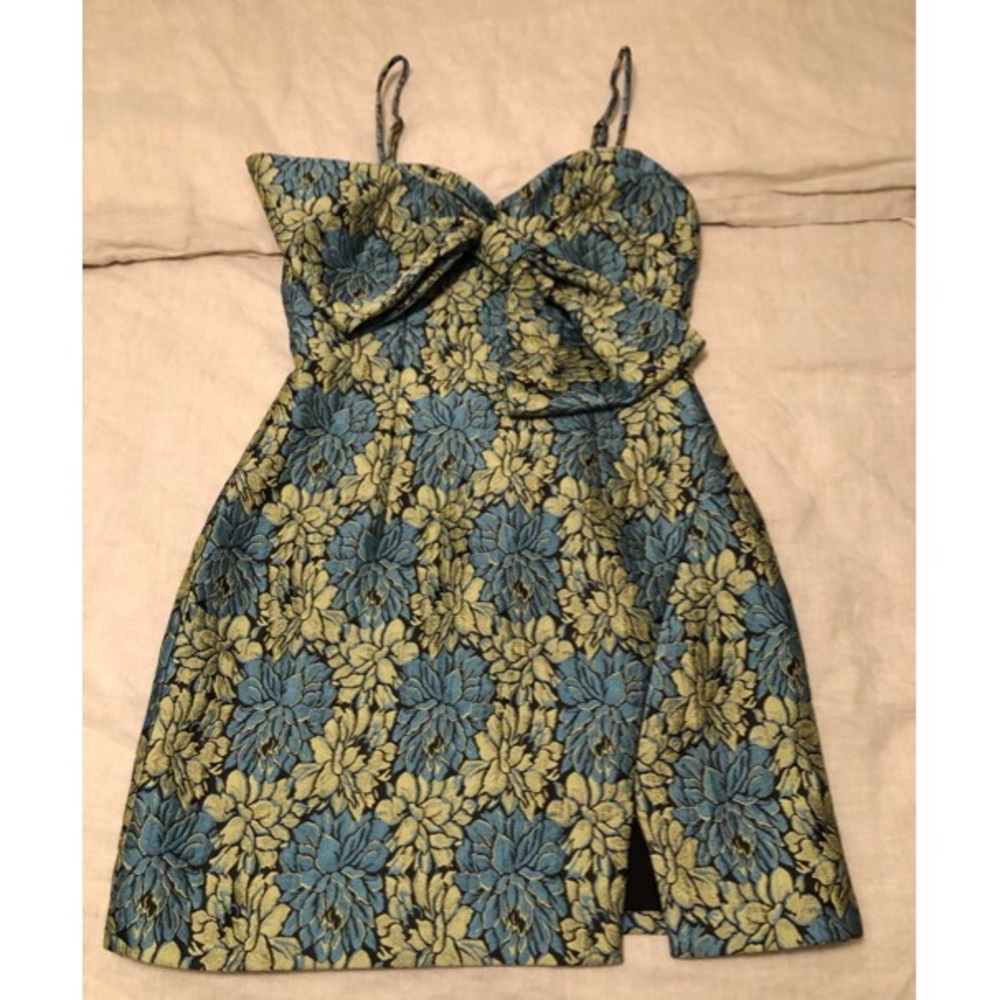 Elliatt Dress small